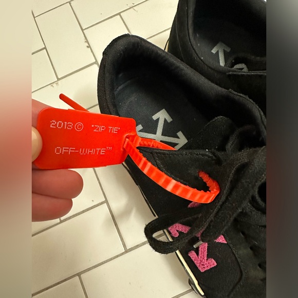 OFF-White Vulc Low Black Fuchsia Sneakers size 42 - Picture 5 of 12